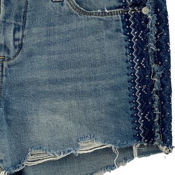 Blank NYC Blue Denim Raw Hem Embroidered Cut Off Hiker Jean Shorts SZ 26 (2) - Picture 6 of 10